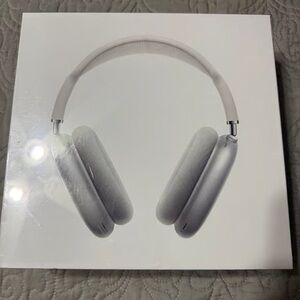 White Airpods pro Max headphones